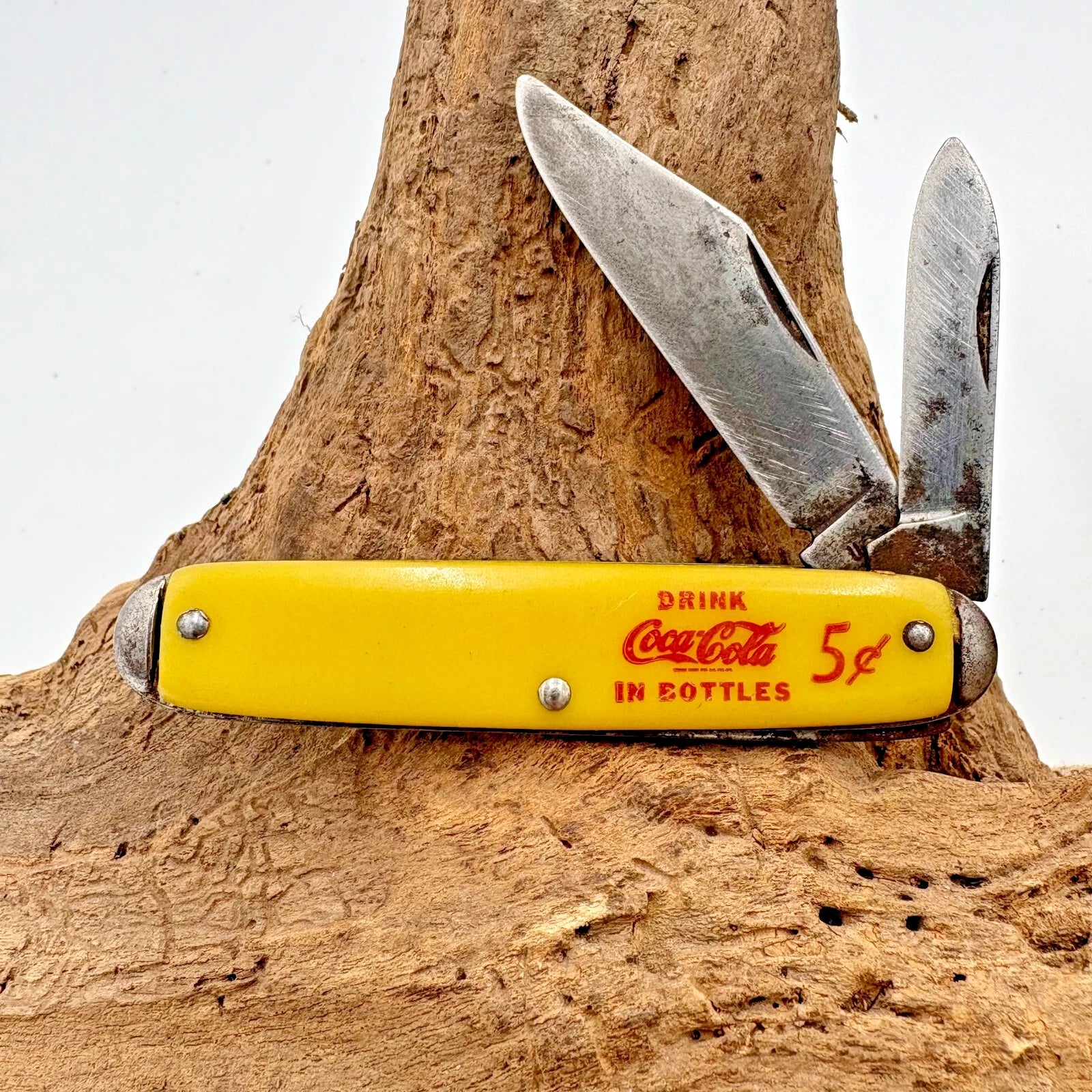 COCA COLA Advertising Knife Made In USA 2 Blade Jack Smooth Yellow Handle (93)