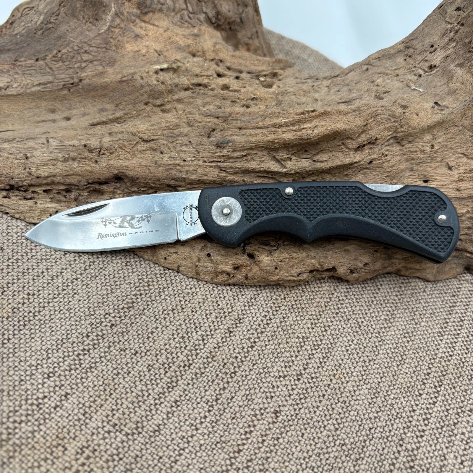 Remington USA Racing Lockback Drop Point Lockback Folding Pocket Knife (87)